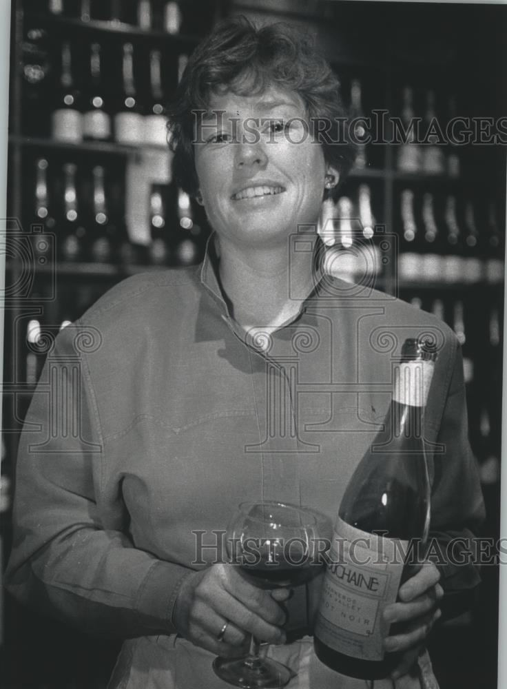 1992 Press Photo Eugenia Keegan, President, Boushaine Vineyards, California - Historic Images