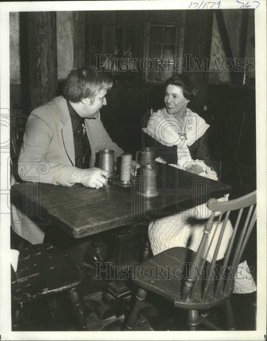 1978 Press Photo Author John Jakes (L) on set with actress Patricia Neal - Historic Images
