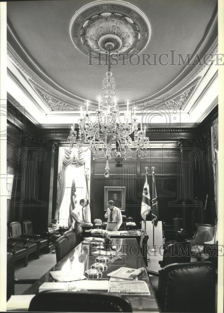 1979 Press Photo Fob James and Ruben FInney at the Montgomery, Alabama capitol - Historic Images