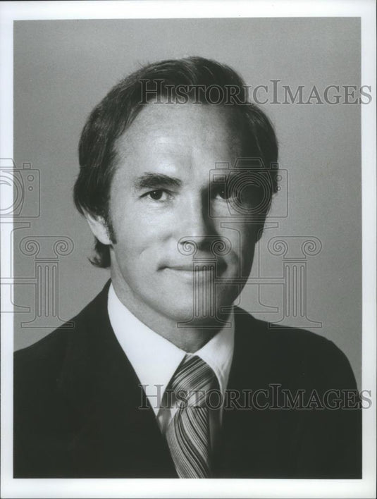 1977 Press Photo Tom Jarriel, co-anchor of "ABC Saturday News" - mjb75955 - Historic Images