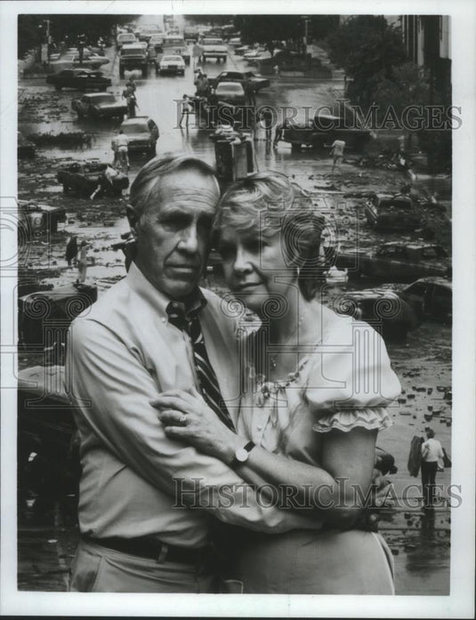 1983 Press Photo Jason Robards, Georgann Johnson in "The Day After" on ABC- TV - Historic Images