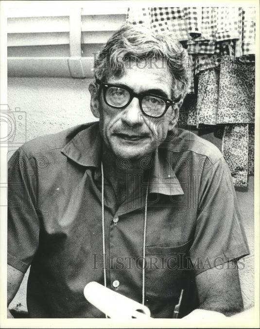 1983 Press Photo Canadian financier, Sidney L. Jaffe at Avon Correctional prison - Historic Images