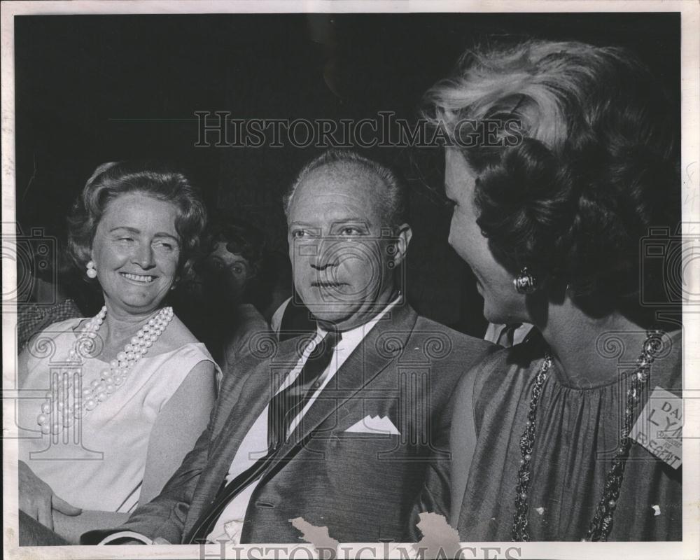 1964 Press Photo Stephen McNichols Marjorie - RRV17497 - Historic Images