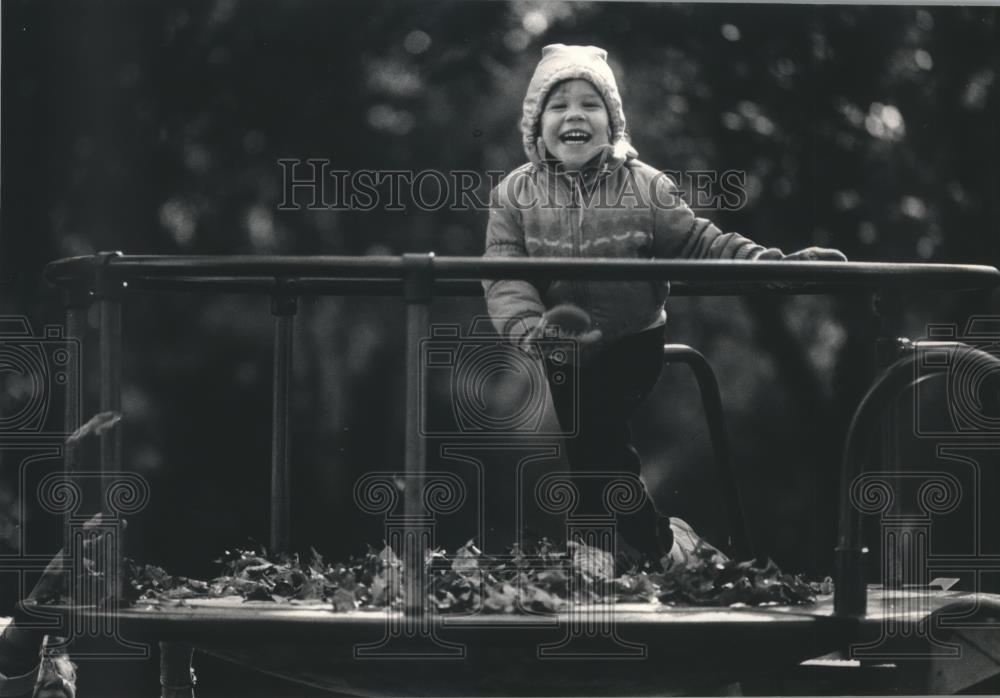 1987 Press Photo Katie Sue Neitzel at Jacobus Park in Milwaukee in 1984 - Historic Images