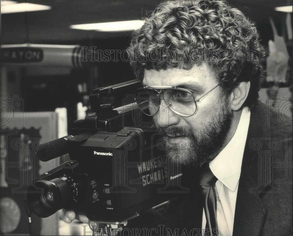 1987 Press Photo Mark Blackman, teacher at Bethesda Elementary School - Historic Images