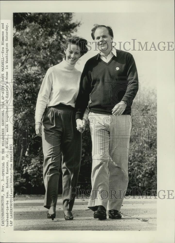 1985 Press Photo Eva Nimmons walks with husband-to-be Senator Robert Kasten - Historic Images