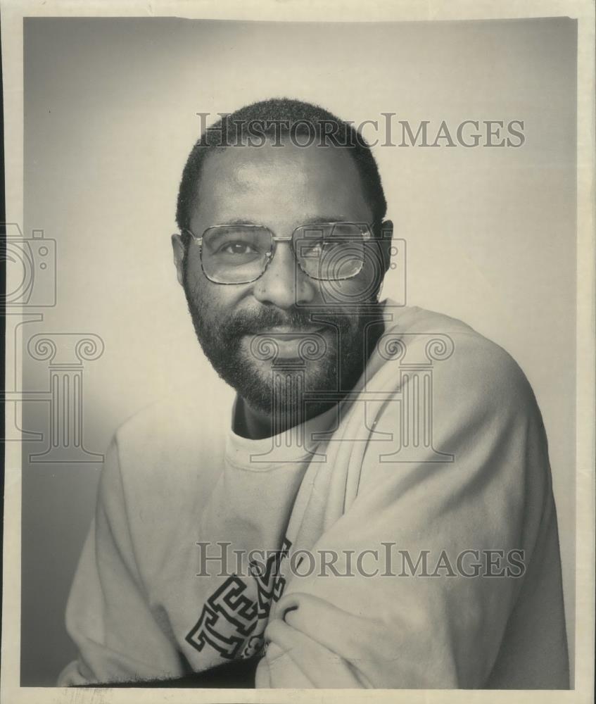 1987 Press Photo Milwaukee Journal Reporter Eugene Kane - mjb76627 - Historic Images