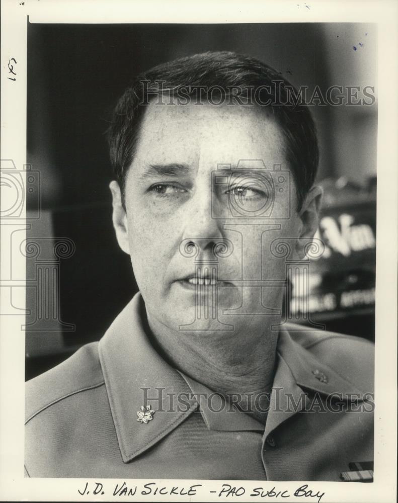 1986 Press Photo RE Commander J.D. Van Sickle Subic Bay Phlippines - mjb76653 - Historic Images