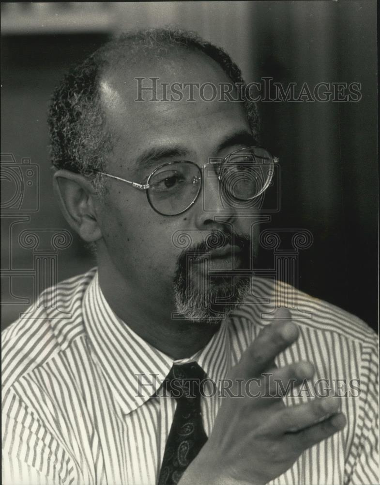 1990 Press Photo Robert Peterkin, Milwaukee Superintendent of Schools - Historic Images