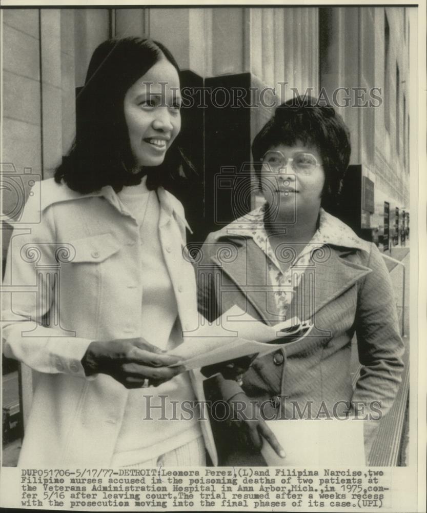 1977 Press Photo Leonora Perez &amp; Filipina Narcise accused of poisoning patients - Historic Images