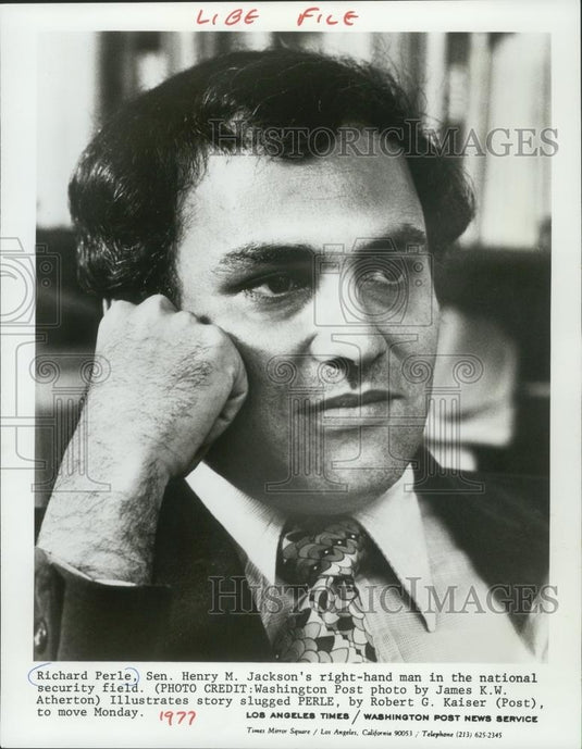 1977 Press Photo Sen. Henry Jackson's trustee Richard Perle in national security - Historic Images