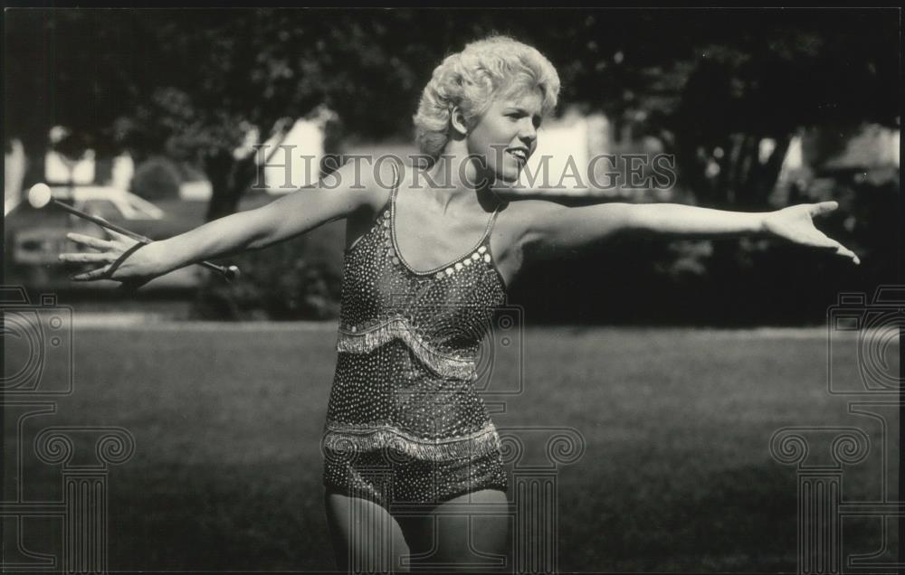 1984 Press Photo Tammy Kaminski performs with a baton in Wisconsin - mjb77128 - Historic Images