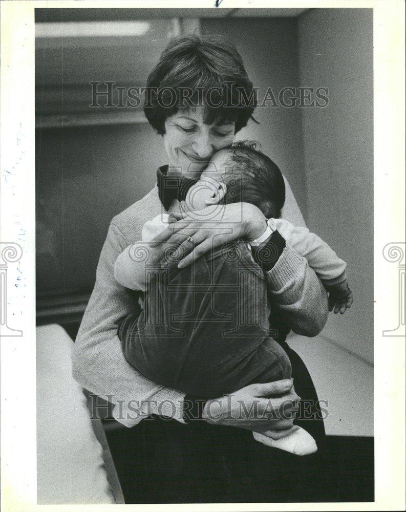 1984 Press Photo Sharon University Illinois Hospital - RRV62195 - Historic Images