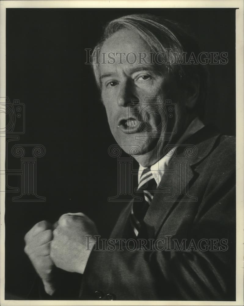 1976 Press Photo Congressman Henry Jackson speaking at Serb Hall, Milwaukee - Historic Images