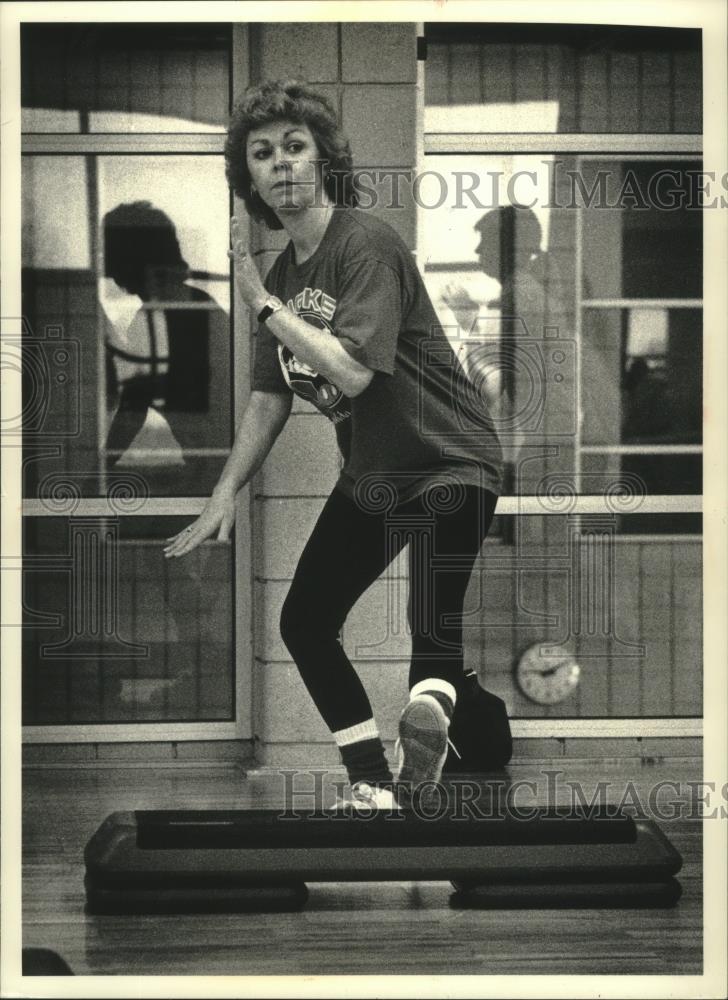 1991 Press Photo Colleen Stephenson of Menomonee Falls, YMCA aerobic class - Historic Images