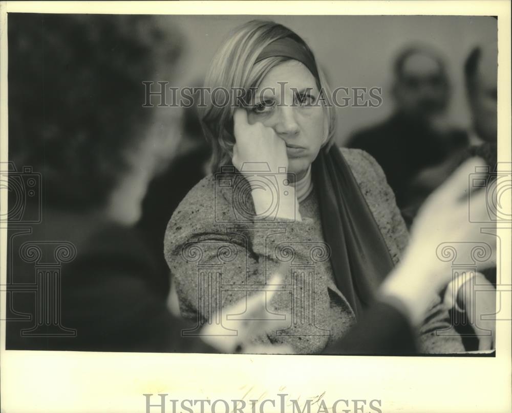 1987 Press Photo Kathleen O&#39;Reilly of CUB before Wisconsin state regulators - Historic Images