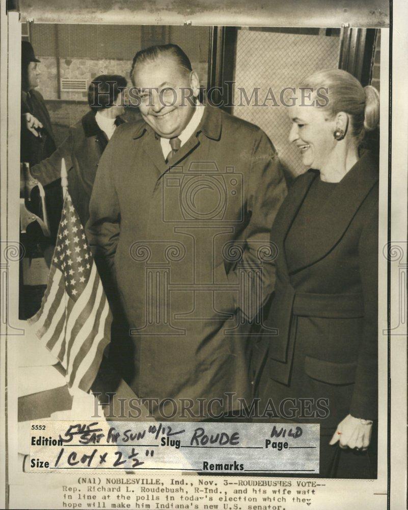 1974 Press Photo Richard Roudebush Wife Poll Election - RRV55727 - Historic Images