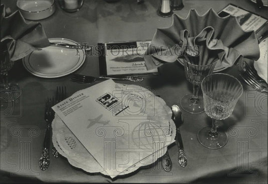 1989 Press Photo Table setting for state dinner, Midwestern Governors Conference - Historic Images
