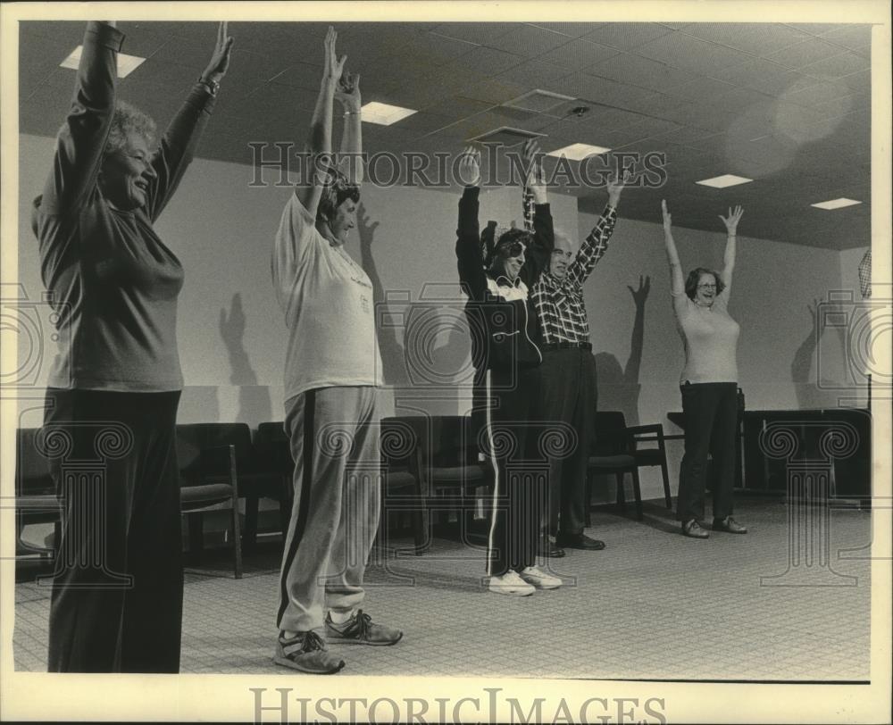 1985 Press Photo Exercise program, Columbia Hospital, Milwaukee - mjb78968 - Historic Images