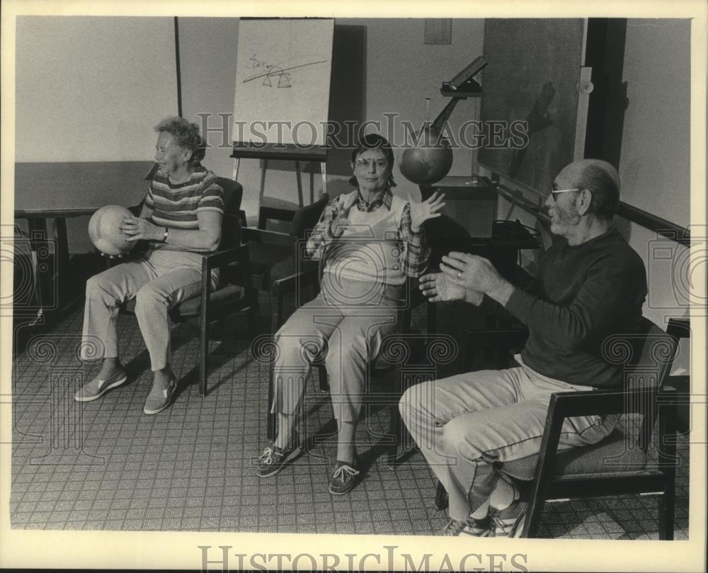 1985 Press Photo Exercise program at Columbia Hospital, Milwaukee - mjb78969 - Historic Images