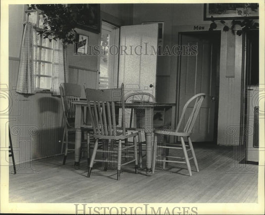 1981 Press Photo Bloom's Tavern oldest tavern in Phillips, Wisconsin. - Historic Images