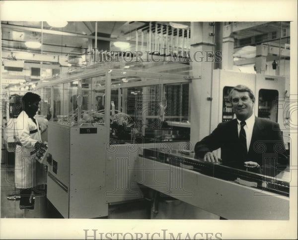 Allen-Bradley's J. Tracy O'Rourke., 1988 vintage press photo print ...