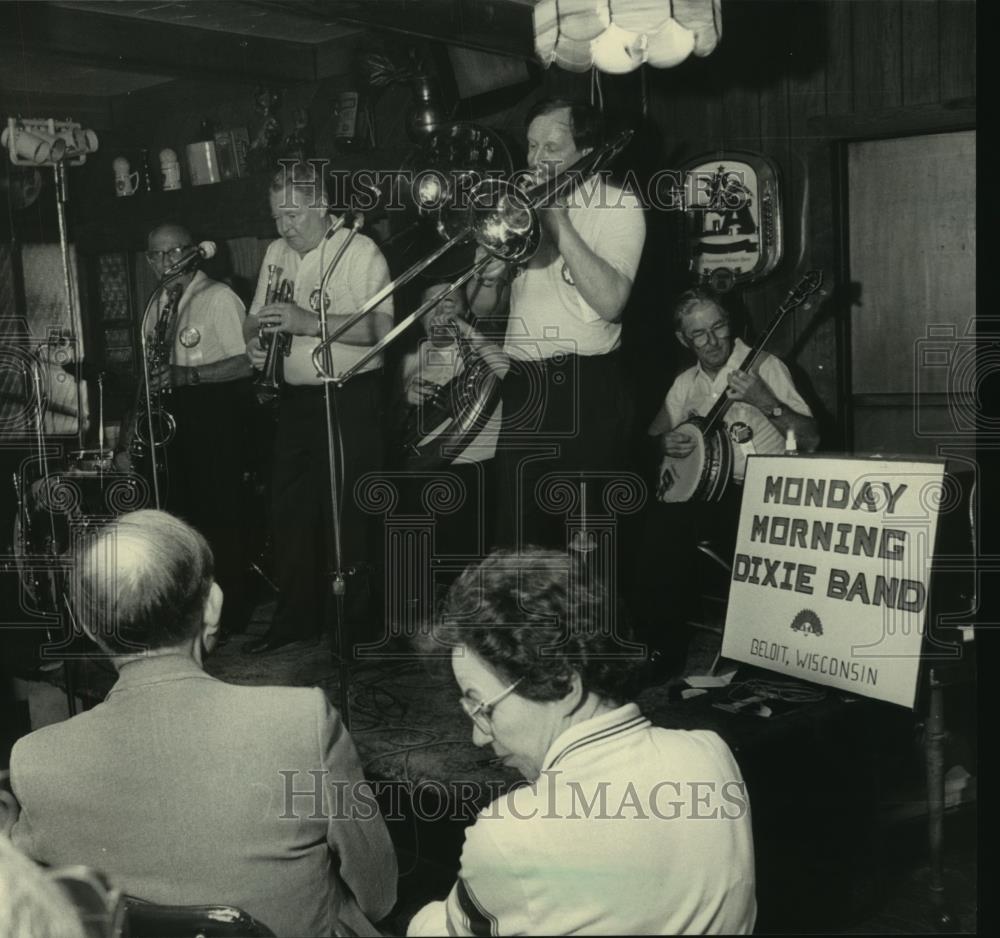 1986 Press Photo Monday Morning Dixie Band, Southeastern Wisconsin Jazz Jubilee - Historic Images