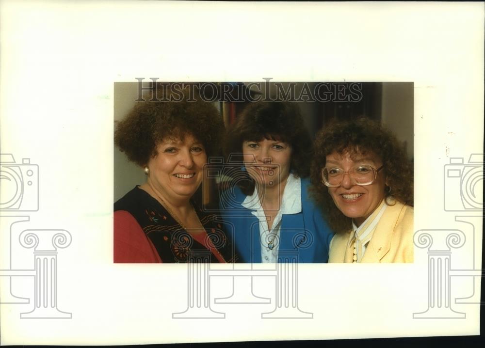 1994 Press Photo Executives of Data Exchange Center, Inc. Brookfield, Wisconsin - Historic Images