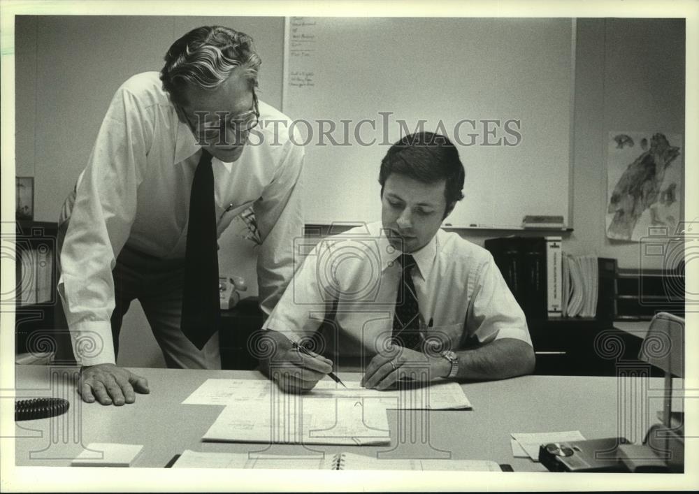 1982 Press Photo Brian Roherty, Wisconsin State Department of Public Instruction - Historic Images