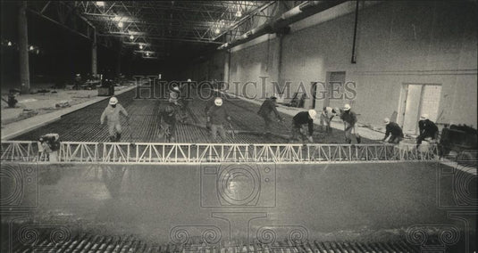 1992 Press Photo Pettit National Ice Center construction begins in Milwaukee - Historic Images