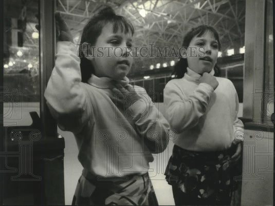 1994 Press Photo Twins McKenzie & Erin Clapper at Pettit National Ice Center,WI - Historic Images
