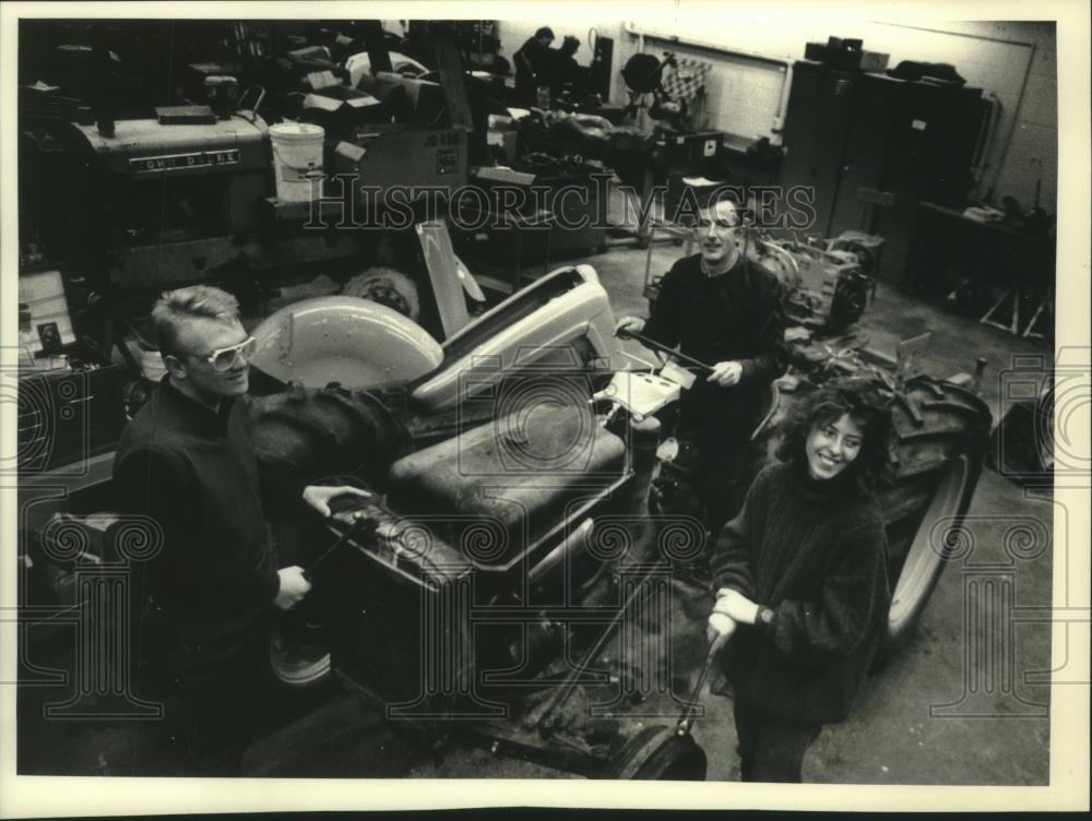 1990 Press Photo Polish students with tractor at North Central Technical College - Historic Images