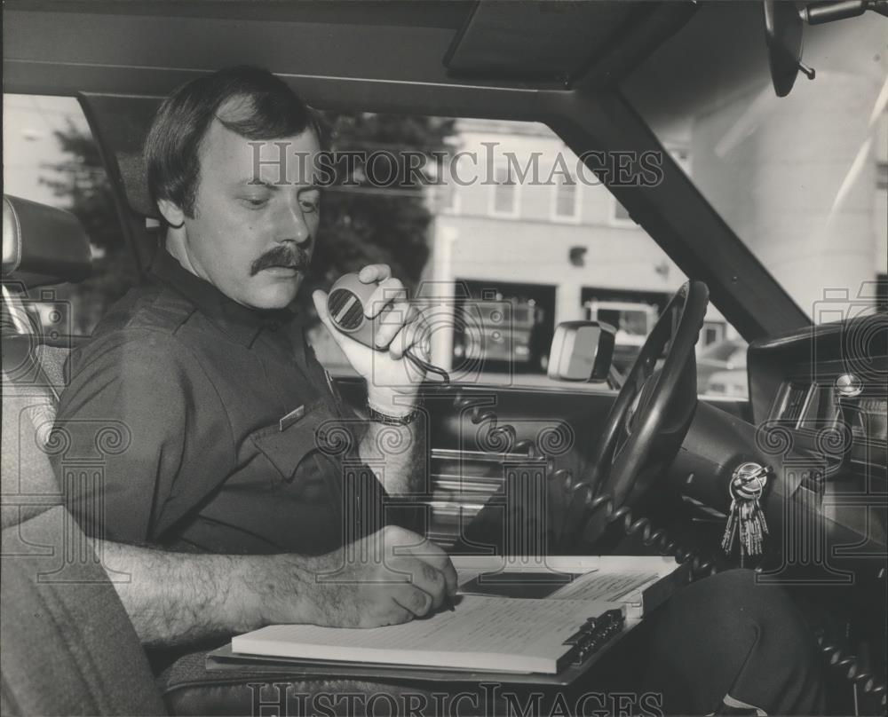 1984 Press Photo Tom Ellis of Homewood Alabama Police Department - abna10566 - Historic Images