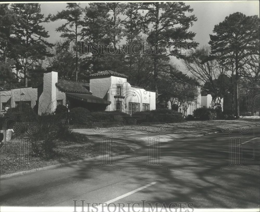 1980 Press Photo Home Off Hollywood Section in Homewood, Alabama - abna11104 - Historic Images