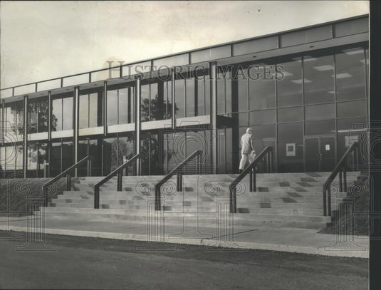 1977 Press Photo Alabama UAH Physical Education Building, Spragins Hall - Historic Images