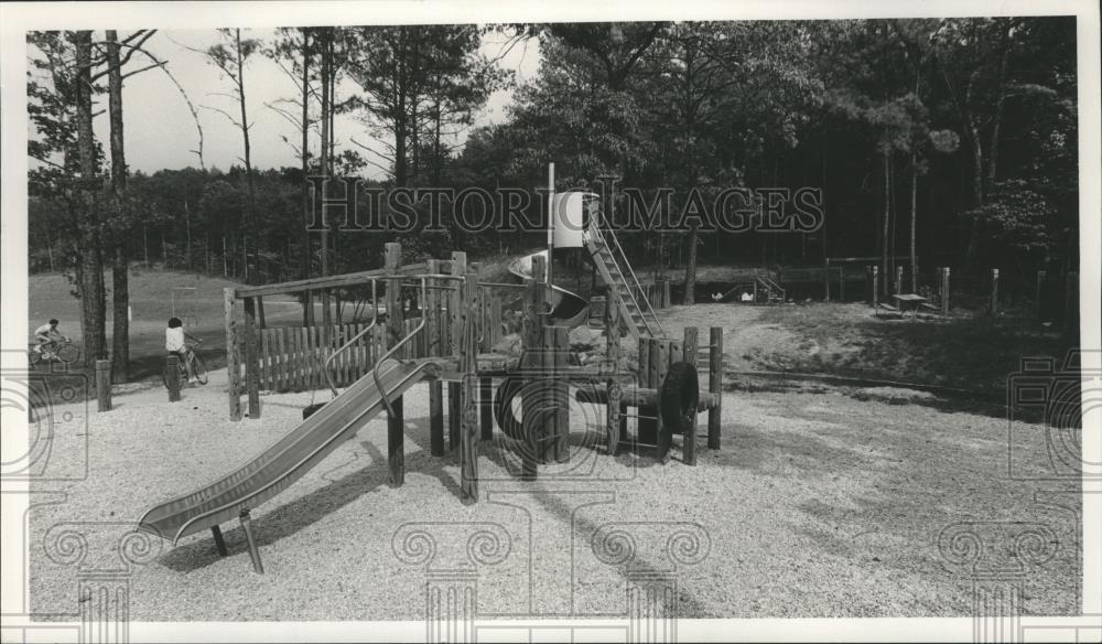 1986 Press Photo Playground at Beacon park, Irondale, Alabama - abna11636 - Historic Images