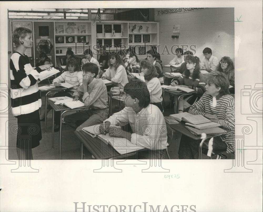 1987 Press Photo Geometry class at Berry High School, Jefferson County, Alabama - Historic Images