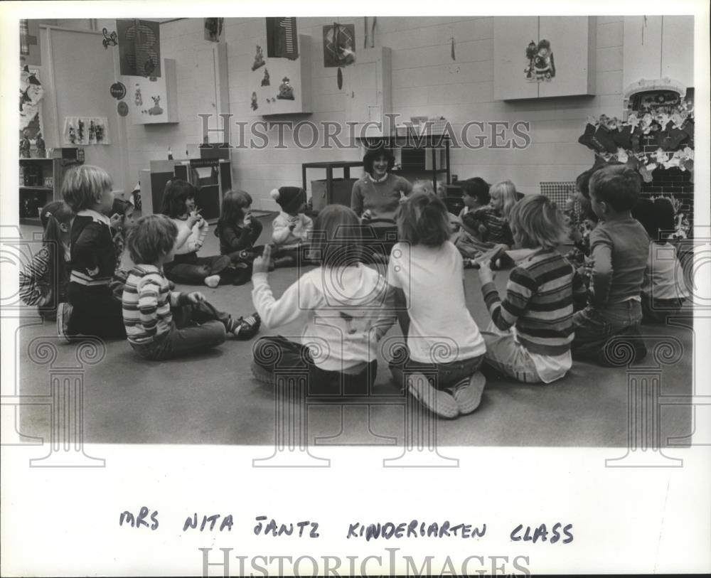 1981 Press Photo Class of Nita Jantz at Vincent Elementary, Shelby County, AL - Historic Images