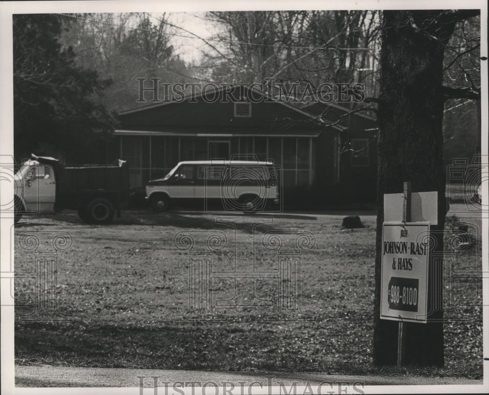 1986 Press Photo For Sale sign at Shelby County Attention Home - abna12292 - Historic Images