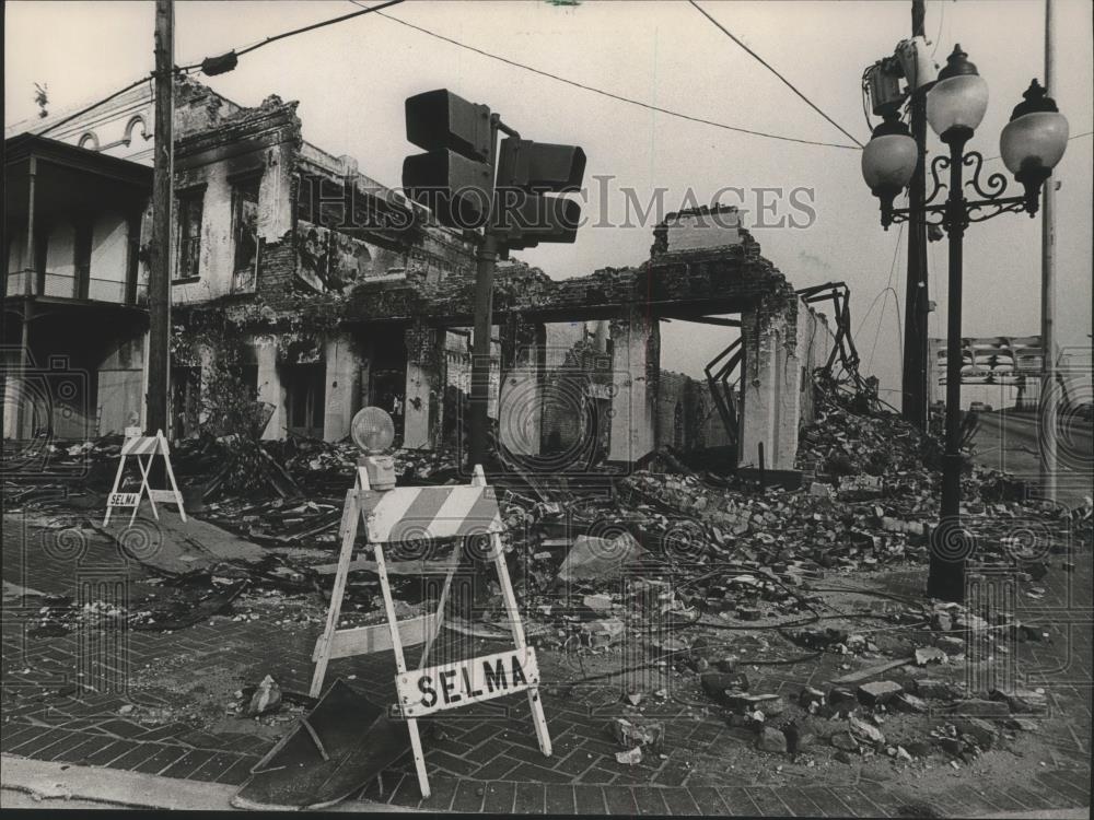 1984 Press Photo Crossing Restaurant destroyed by fire,Selma, Alabama - Historic Images