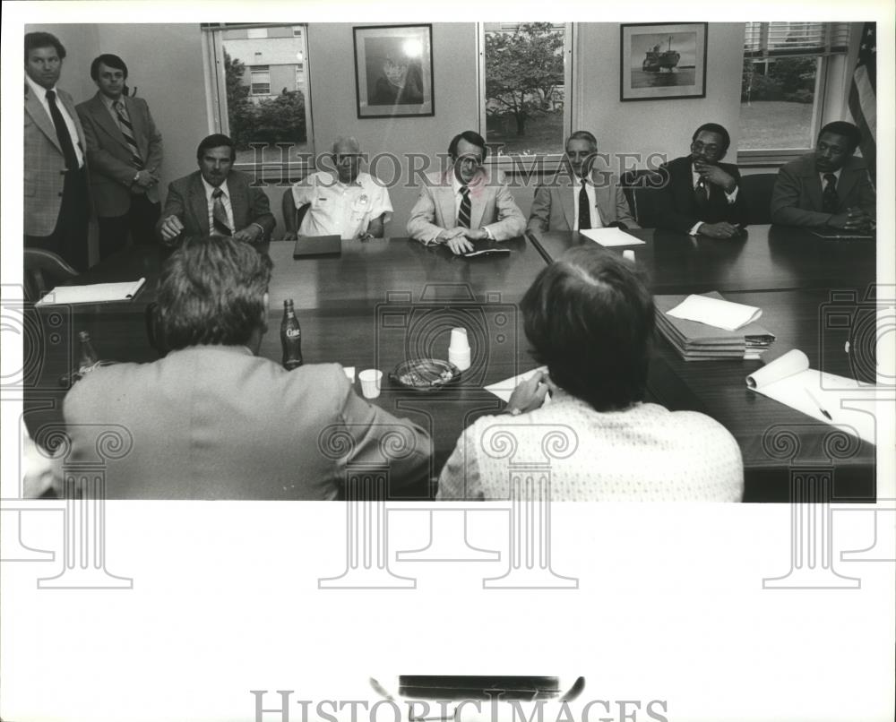 1979 Press Photo Unidentified Birmingham, Alabama employees at a meeting - Historic Images