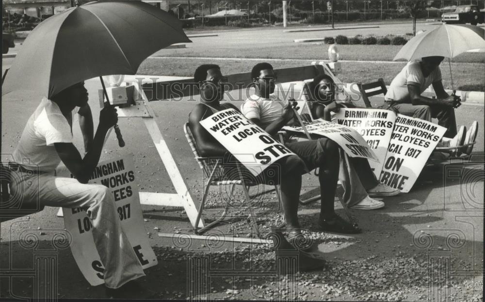 1979 Press Photo Water works employees strike in Birmingham, Alabama - abna12479 - Historic Images