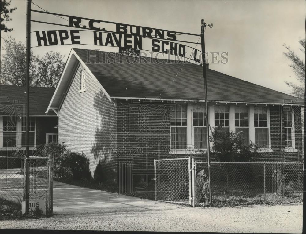 1985 Press Photo R. C. Burns Hope Haven School, Tuscumbia, Alabama - abna12732 - Historic Images