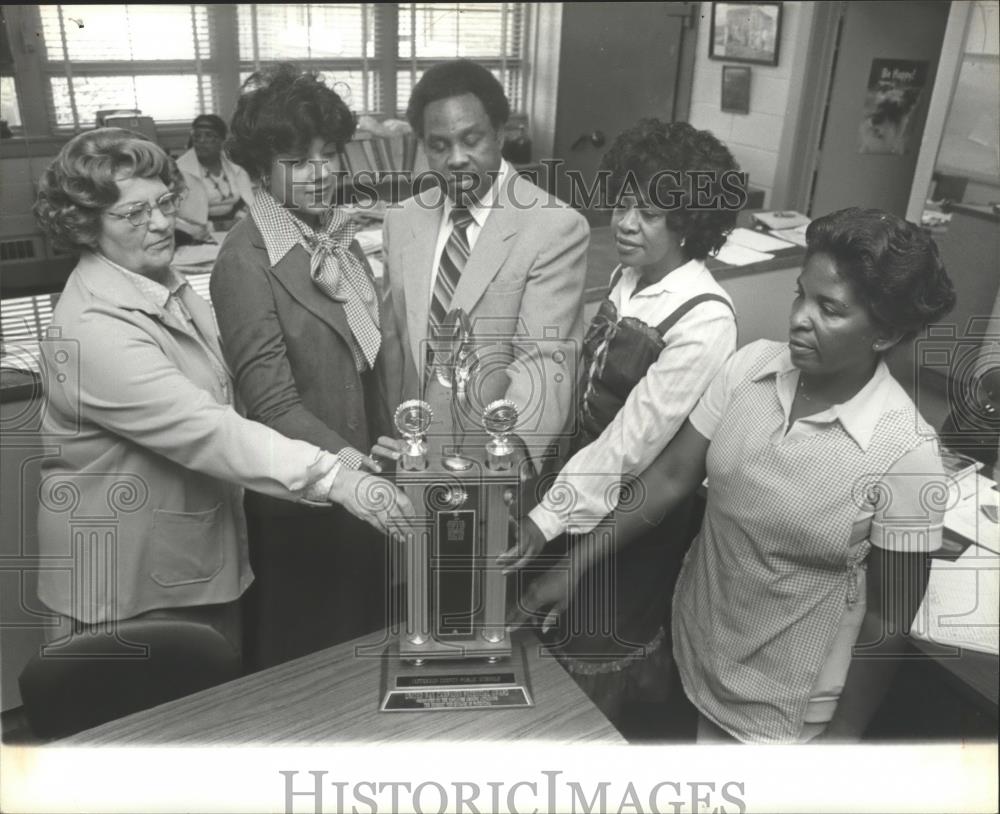 1990 Press Photo Brighton High School staff &amp; United Way fundraising Award, AL - Historic Images