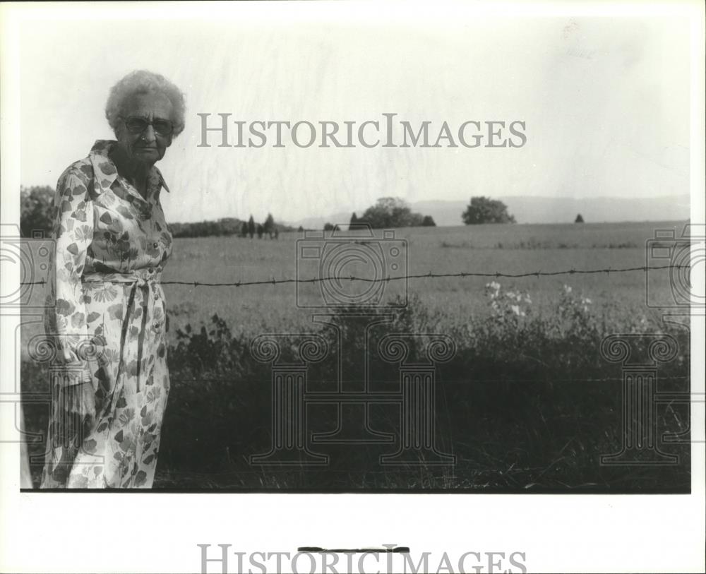 1979 Press Photo Mrs. Nellie McCall on her 90-acre farm, Alabama - abna12819 - Historic Images