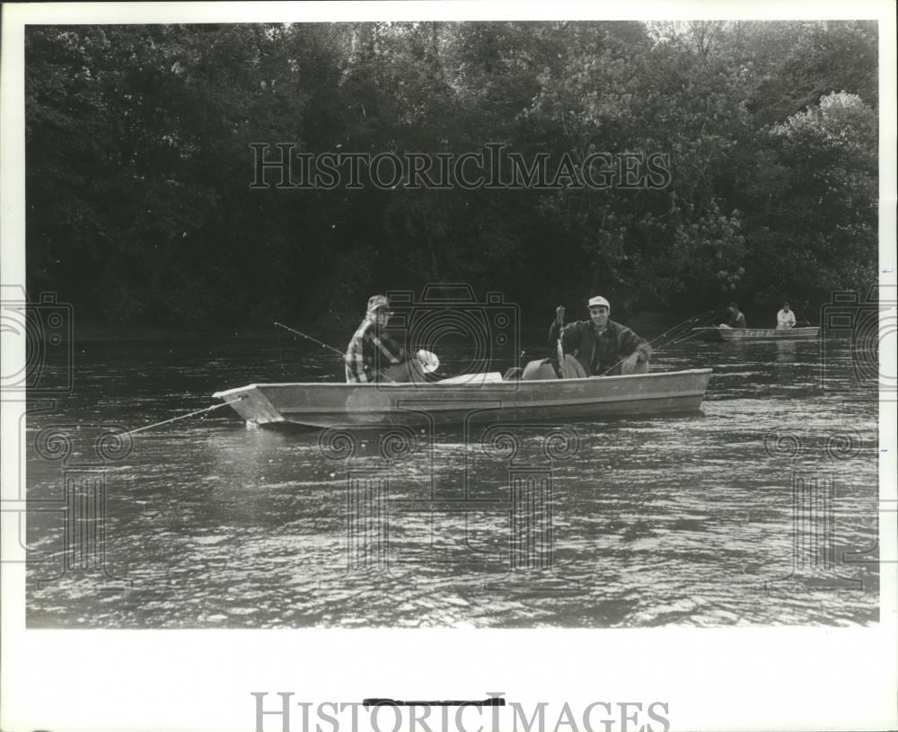 1979 Press Photo Fishermen fishing for trout on Little Tennessee River, Tellico - Historic Images