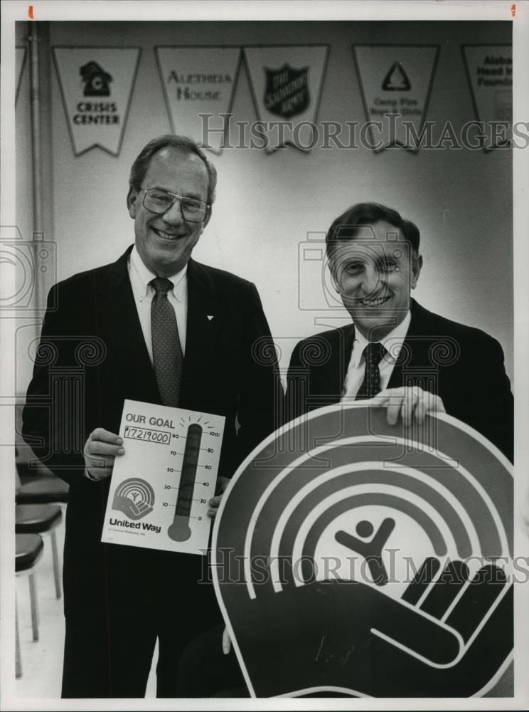 1990 Press Photo Homer Turner Jr., Daniel Dunne, United Way Campaign - abna13054 - Historic Images