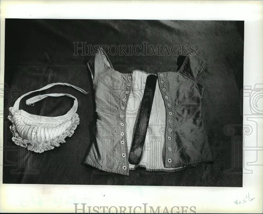 1983 Press Photo Whalebone Corset and Bustle Pad at Milwaukee Public Museum - Historic Images