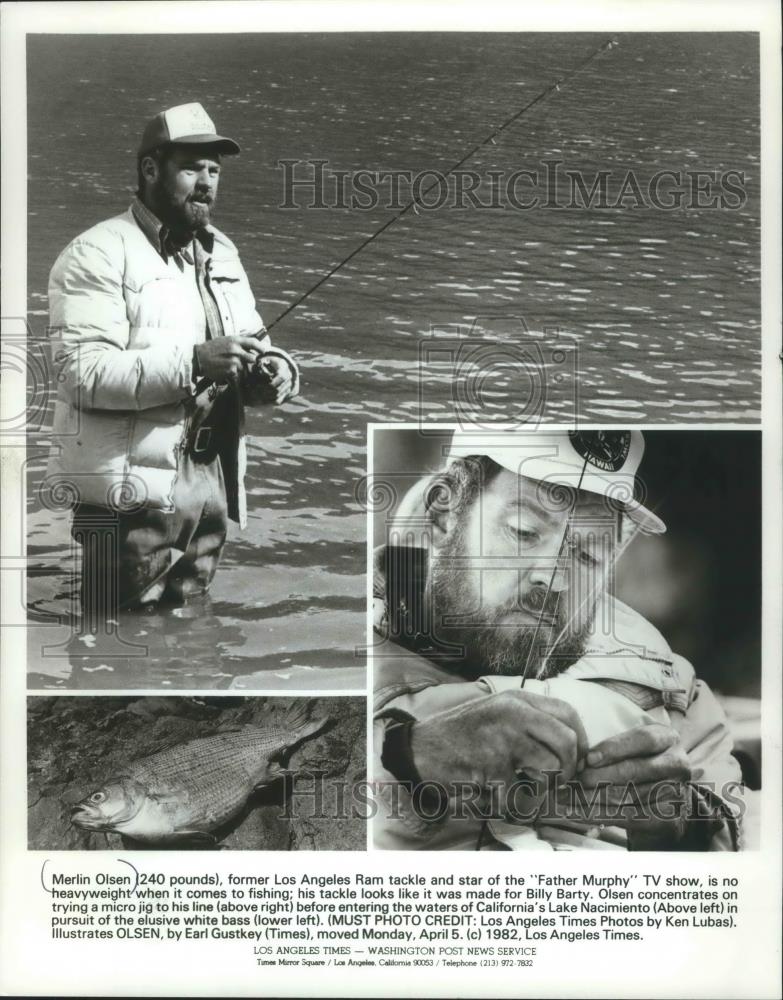 1982 Press Photo Portrait of Former Football Player Merlin Olsen fishing - Historic Images