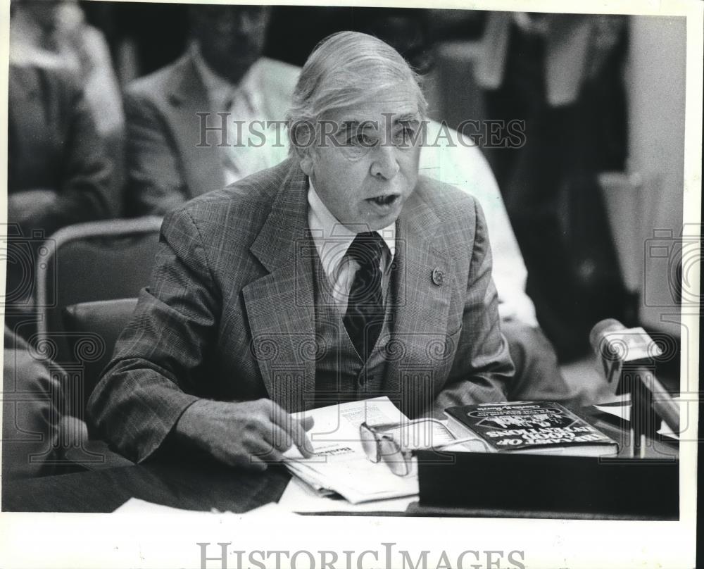 1981 Press Photo Milwaukee County Executive William O&#39;Donnell - mjb66364 - Historic Images